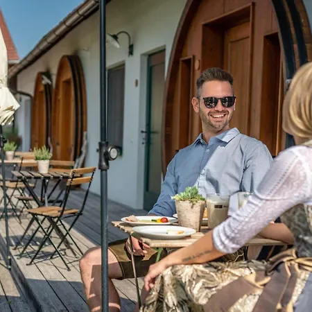 Weinfass-suite Fuer 2 Personen In
